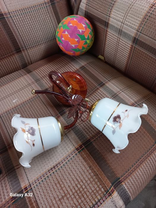 Продам люстру 2х рожковую