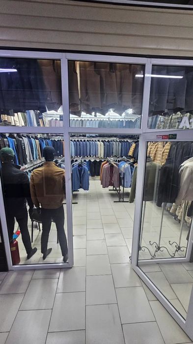 Продаётся бутик с товаром , точка наработаная.