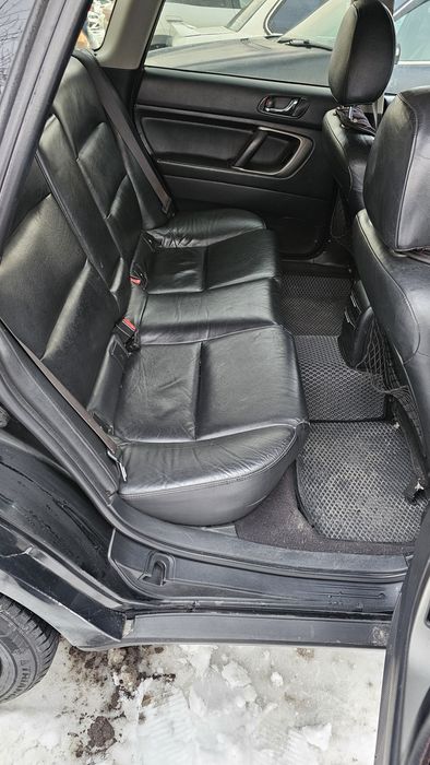 Subaru outback 2005 год 2.5 л