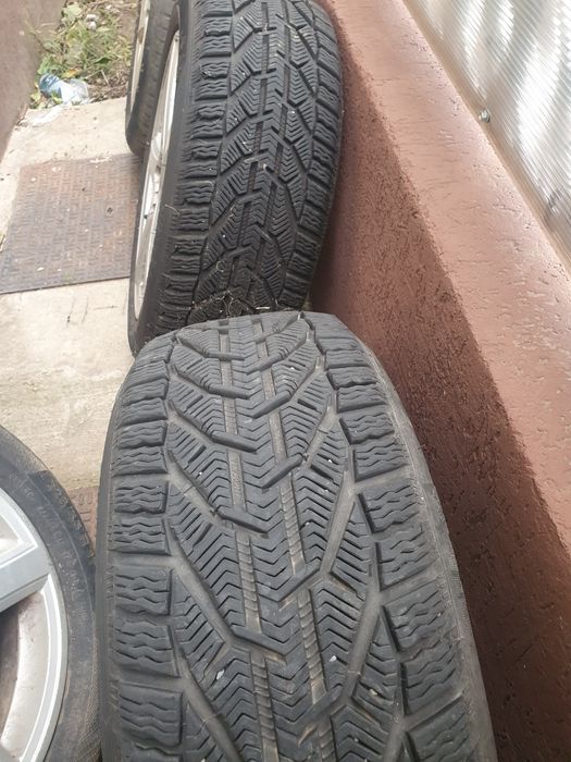 Jante w212 pe17 cu cauciucu sau schimb cu diverse 225 50 17 iarna