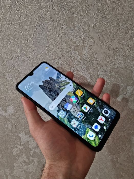 Продаю телефон Redmi 12C, память 4/64 версия андроида 13 5.000mah