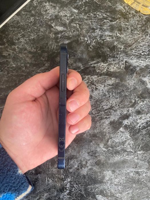 Продам Телефон Iphone 12 mini
