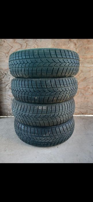 Set 4 Anvelope de Iarna 185/65 R15 92T