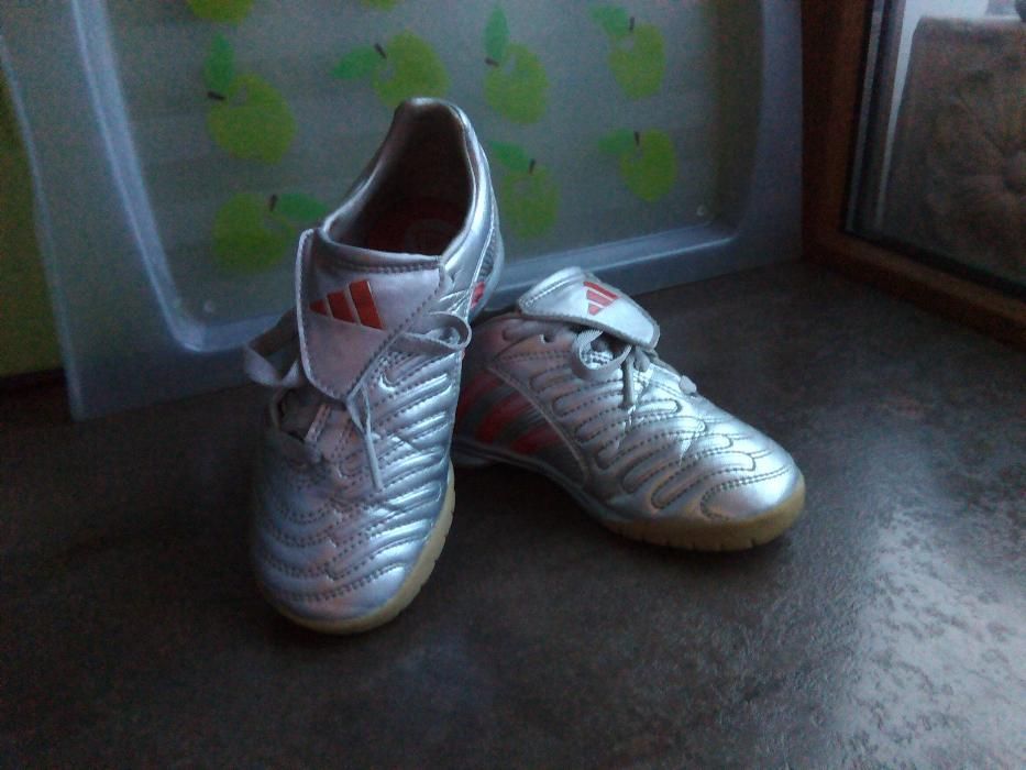 детски маратонкиAdidas кецове,футболни обувки,адидас,номер 30 за момче