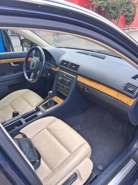 Продавам Ауди А4 Б7