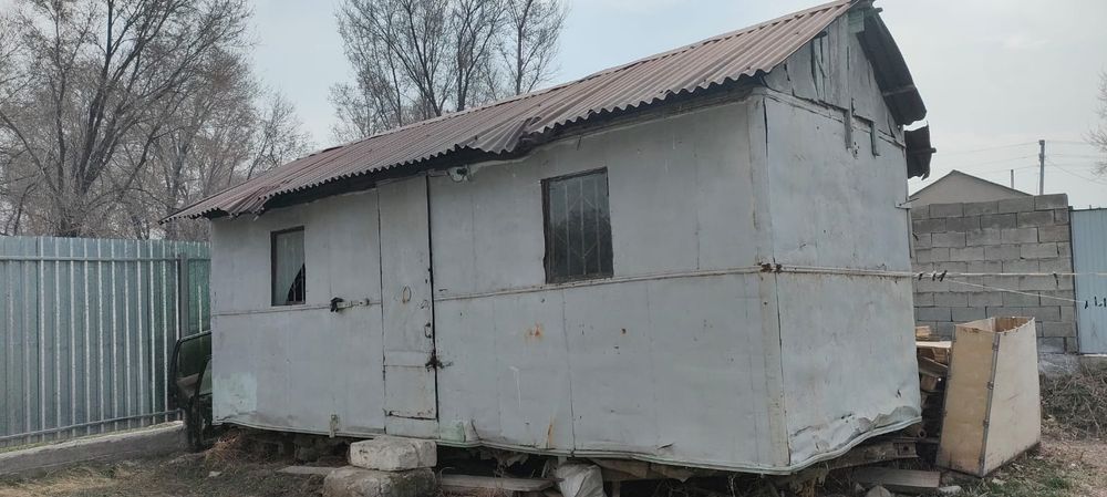 Будка жилая на раме