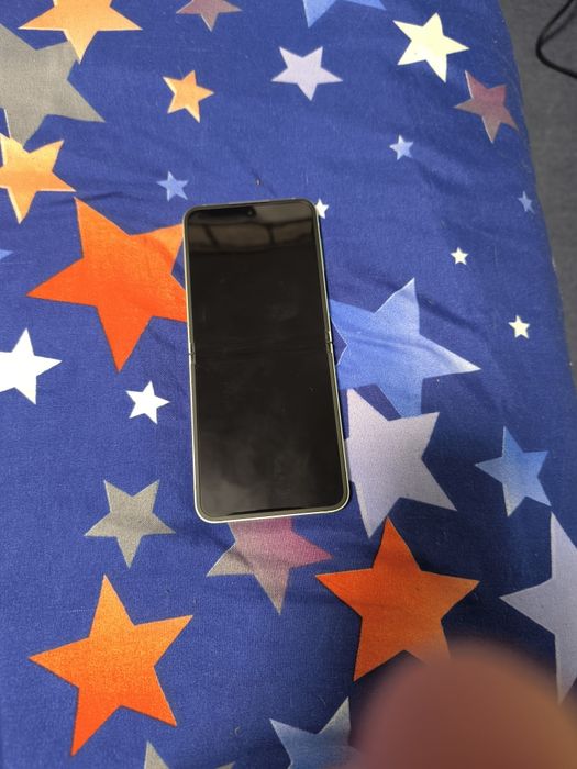 Samsung Galaxy Z Flip6.