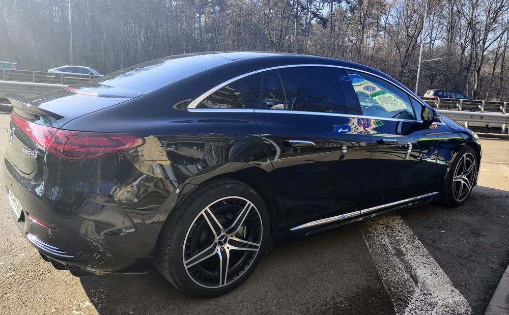 Отдавам под наем Мерцедес EQE 43 AMG за абитуриентски бал, сватба и др