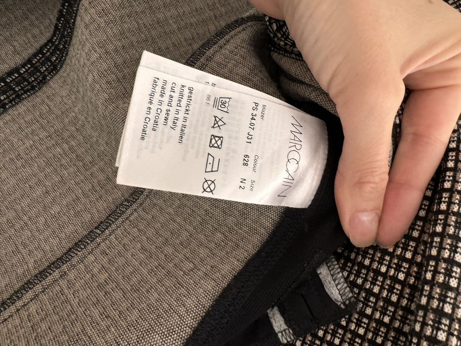 Есенен Костюм Marccain XS