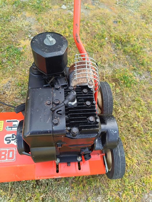Scarificator de gazon pe benzina SABO