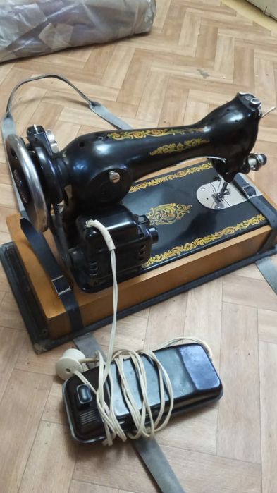 Продам Швейную Машинку