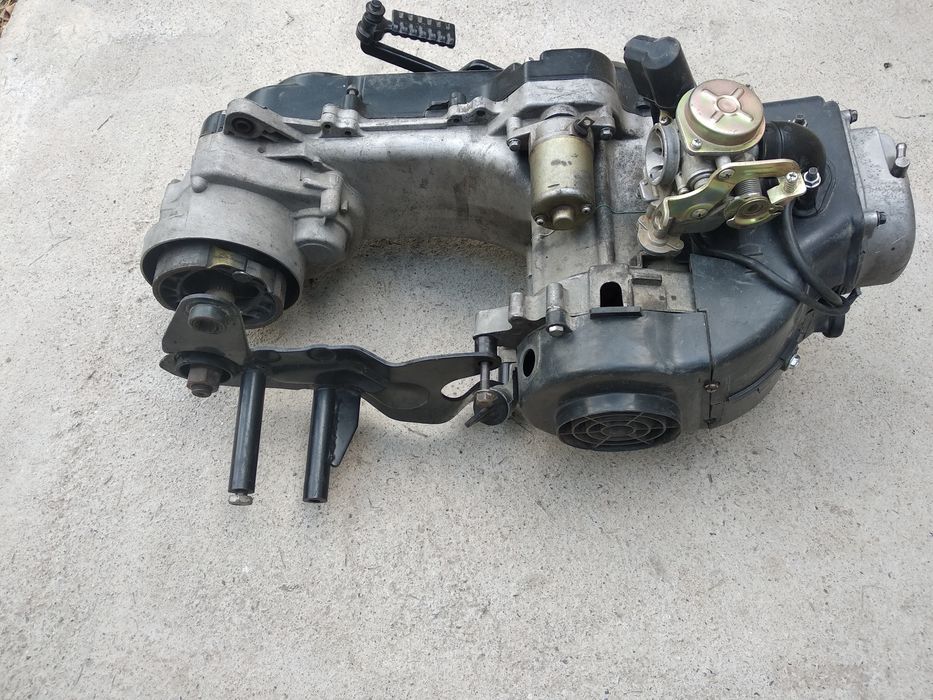 Продам матор на скутер 125 куб и80 куб на ходу колеса 10 размер 12 раз