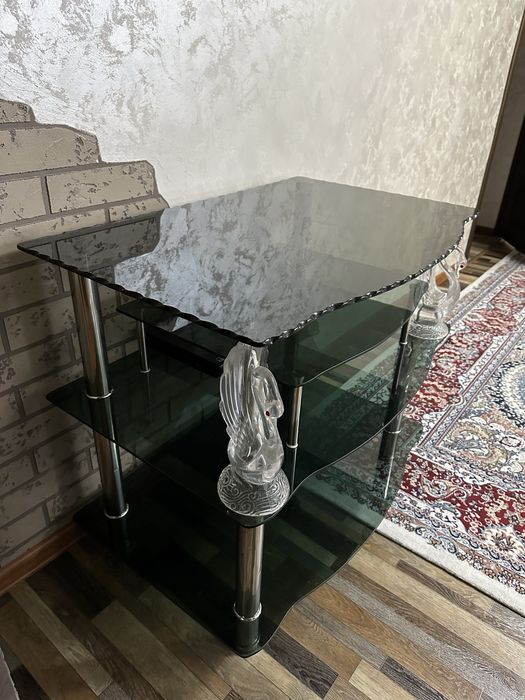 Стол для телевизора