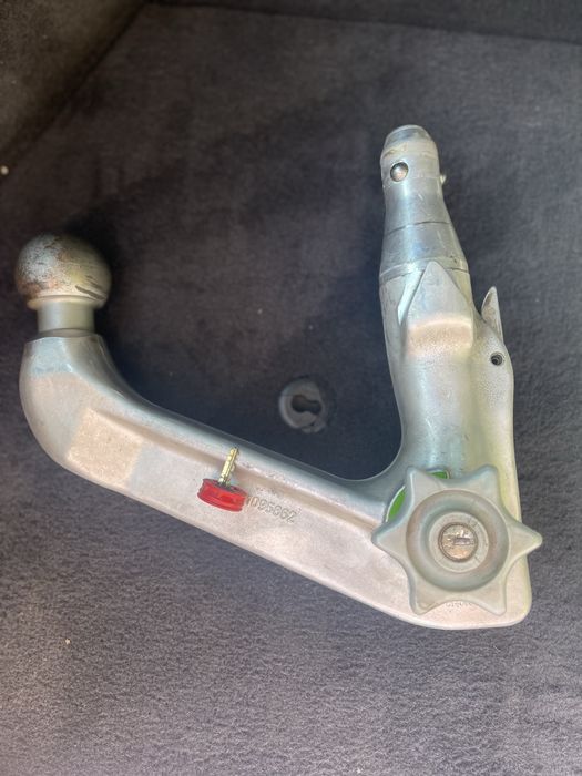 Теглич за БМВ Westfalia