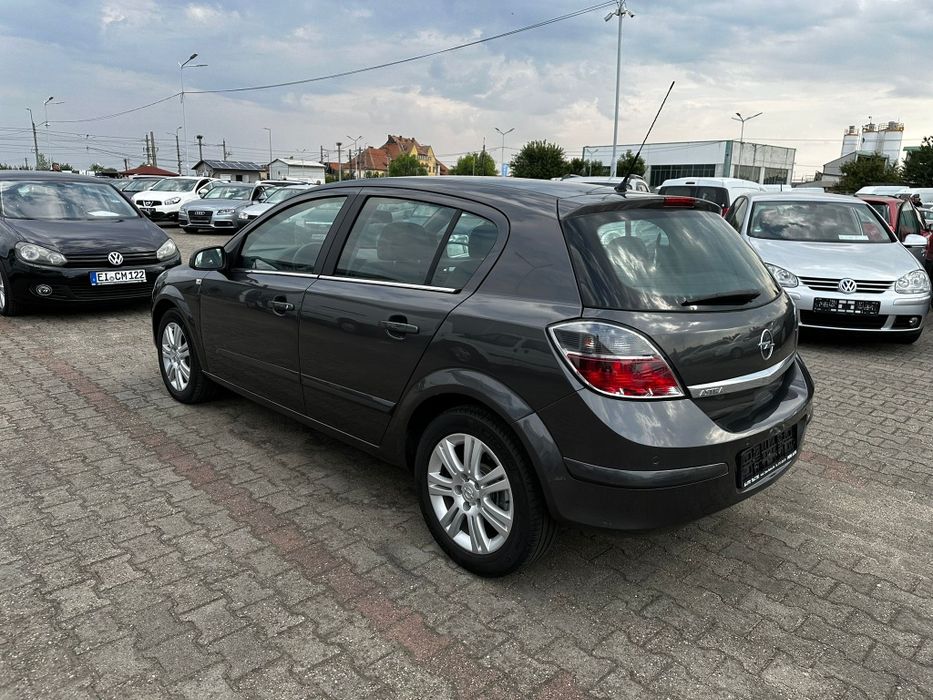 Opel Astra H - 1.6i 116CP - Xenon * Climatronic * Semi-Piele