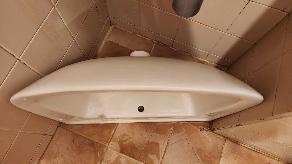 Керамична мивка за баня