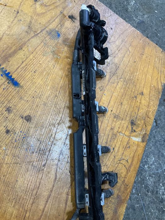 Ford fiesta 2009година 1.25i 82кс Горивна рейка с дюзи