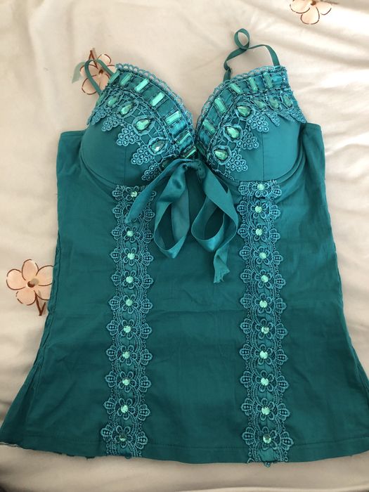 Женский корсет с камнями