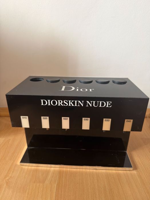 Cutie Dior recipient pentru fondurile de ten