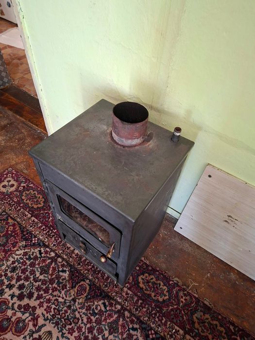 Камина с водна риза на дърва 12.1 KW