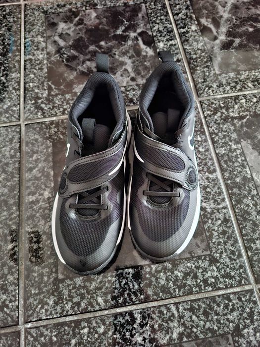 Nike Team Hustle D 11