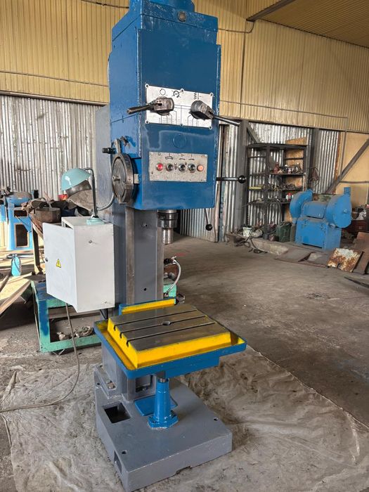 Станок сверлильный модели 2Н135