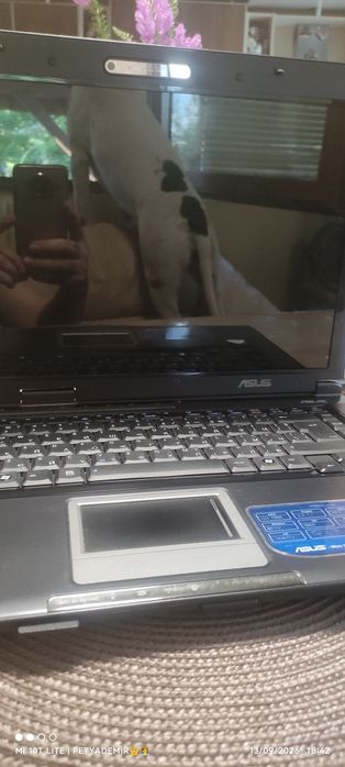 Лаптоп "ASUS"работещ
