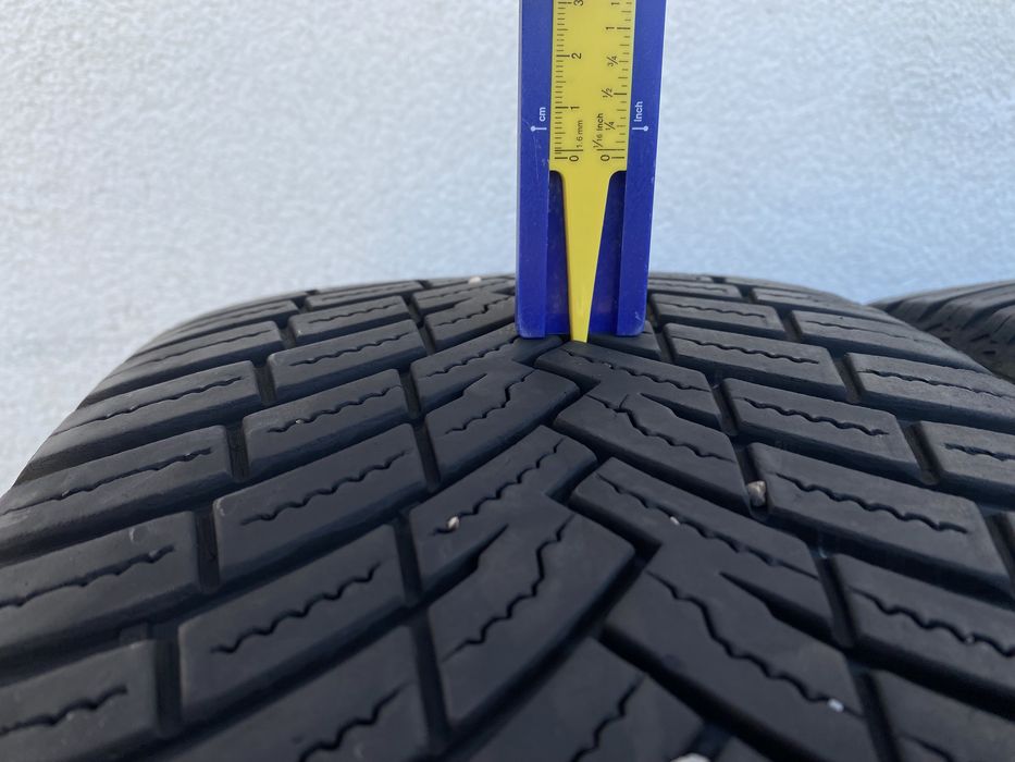 235/45/19 Pirelli 4 Anvelope