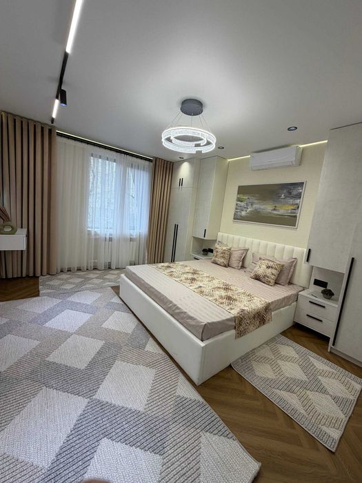 ПРОДАЕТСЯ КВАРТИРА ЦУМ ,110 Школа,Митрадабский Район 3-шка