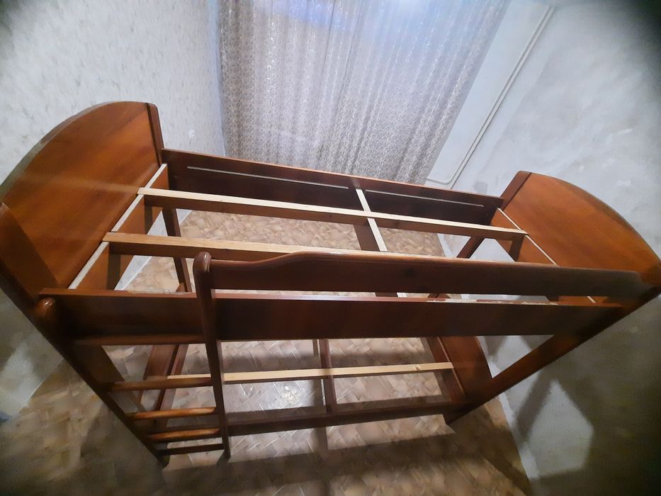 Двухярусная кровать