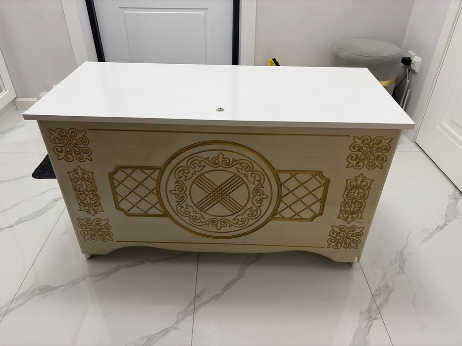 Продам сандык с арнаментами