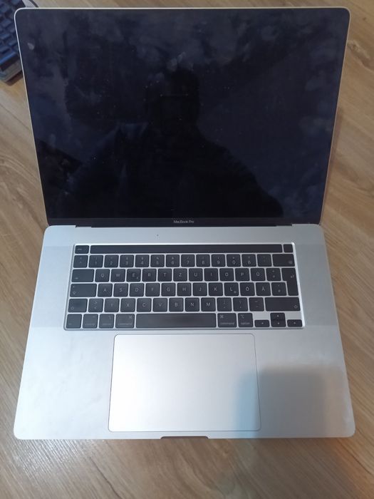 Macbookpro A2141 Emc 3347 2019 Defect pentru piese