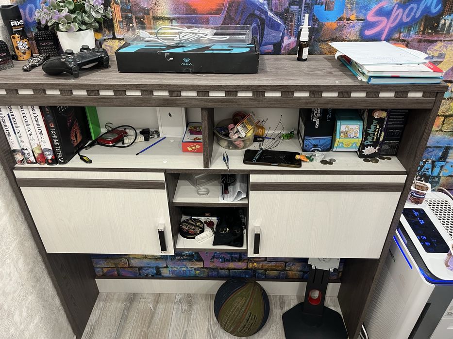 продам стол игровой/для учебы