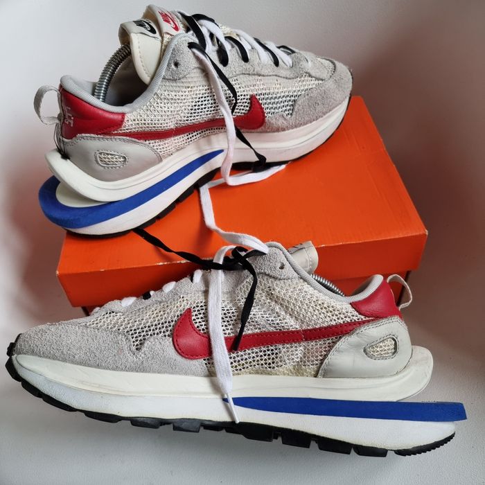 Nike vaporwaffle Sacai marimea 43 adidasi barbati