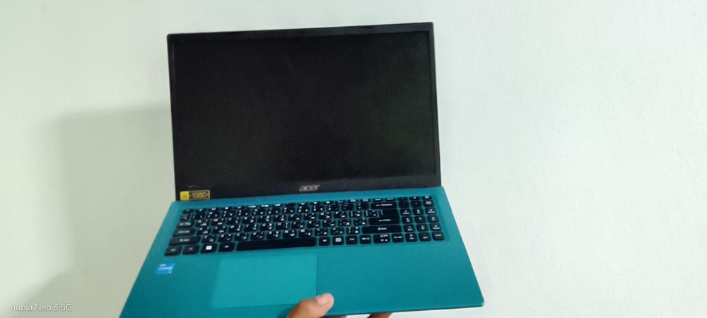 noetbook HDD ram 4 itel core i3 xotira 1tb