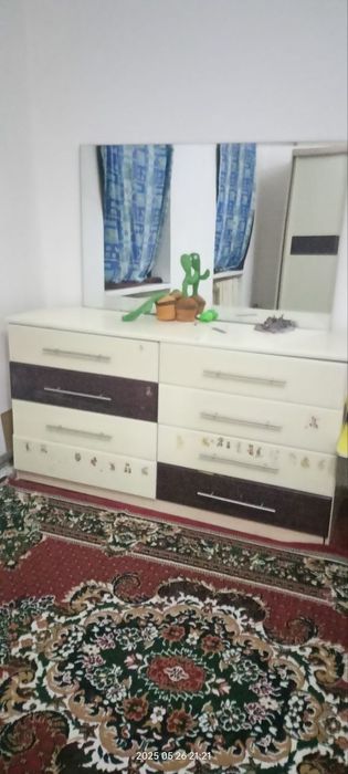 Spalni garnitur spalni shfaner tumbichkasi trimosi bilan