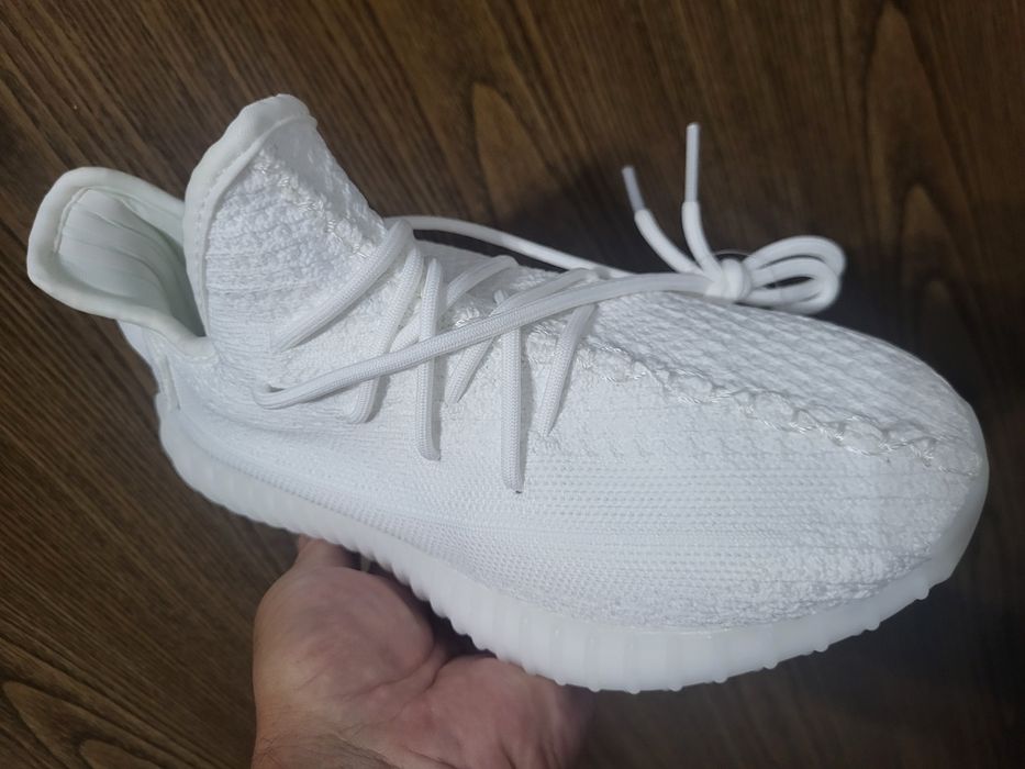 Adidas Yeezy Boost - unisex