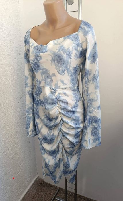 Vând rochie de sezon