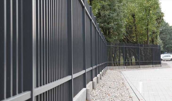 Garduri din panou stil jaluzele, sipca metalica, tabla si alte modele