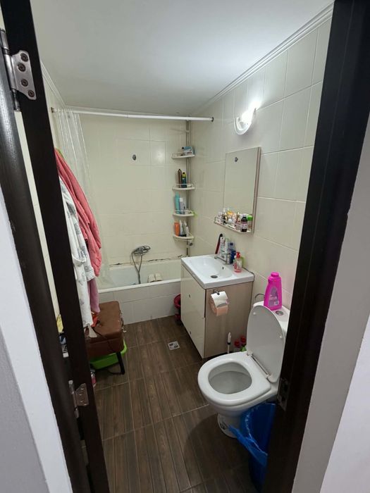vand apartament