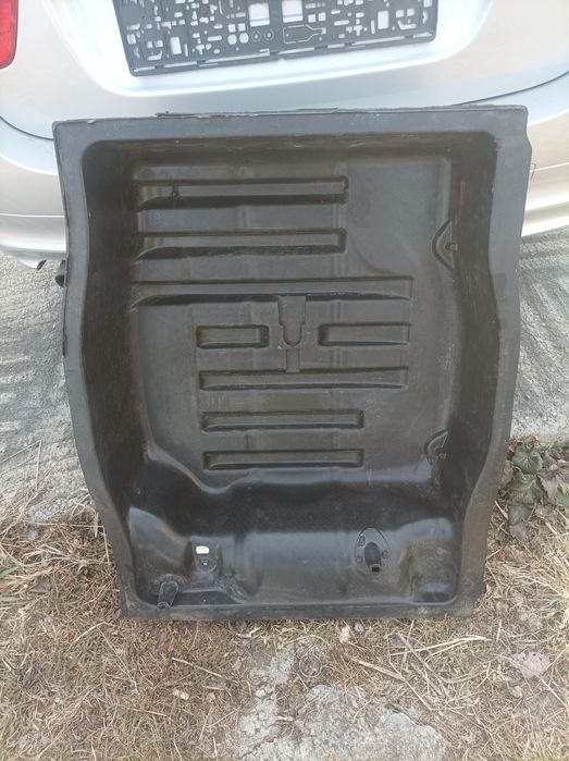 Suport locaș oală roată de rezervă Volkswagen Passat B6 break berlină