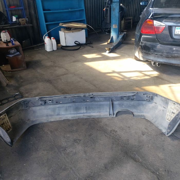 Бампер оригинал. Ауди Б4