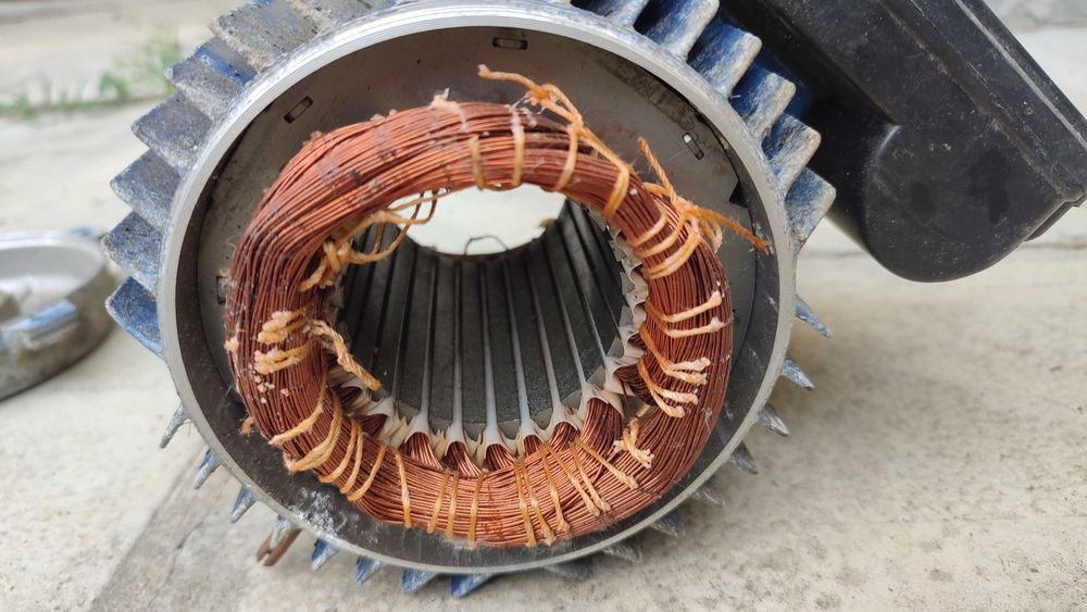 Продавам части от италианска самозасмукваща помпа SPERONI SM 98-5