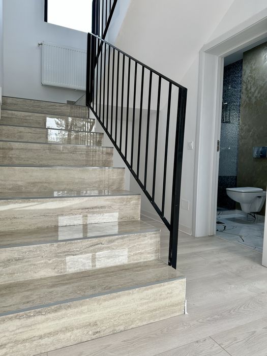 FINALIZAT! Casă 3 camere, 2 băi, P+1 Etaj complet, tip duplex, Miroslava-Vorovești-Rond TLT, 80mp util, 250mp curte, 107.500€ + TVA
