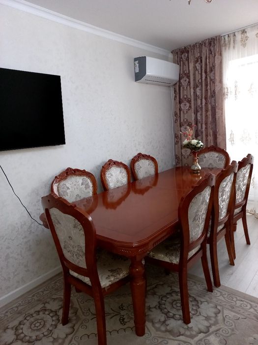 Стол для гостиной