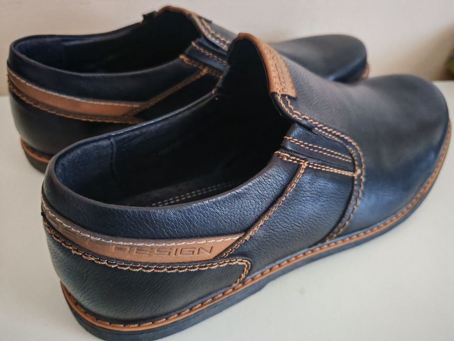 Pantofi mărimea 42 noi  din piele naturala de culoare negra