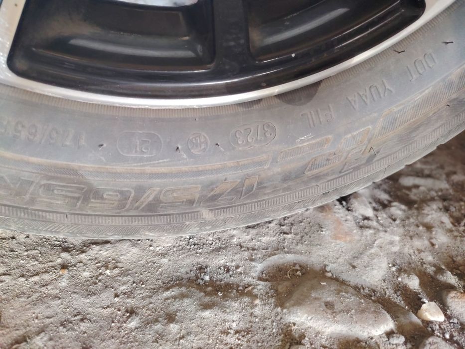 Продам диски с шинами