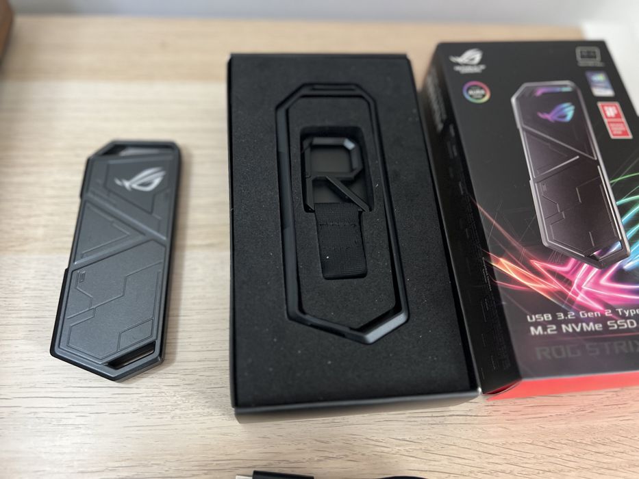 SSD Portabil 1TB Asus Gaming cu Sabrent Rocket