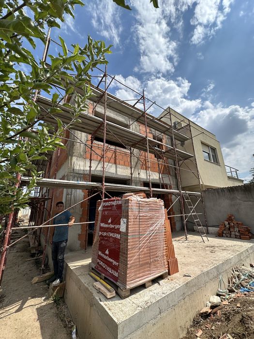 Schela metalica de inchiriat