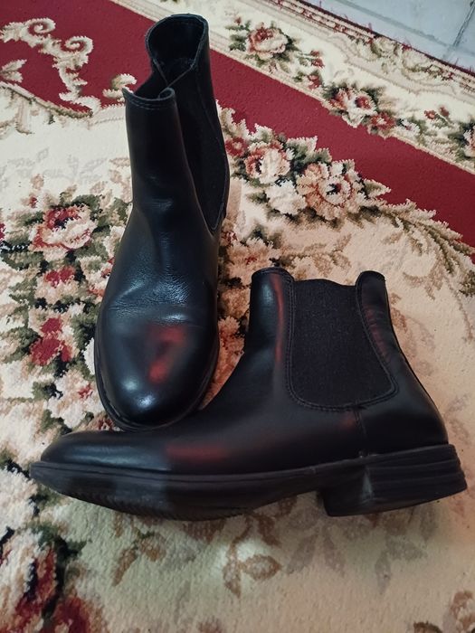 Ghete nr 37 piele sintetica